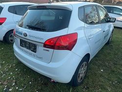 Weiß Gebraucht 2018 Kia Venga Platinum Edition Kleinwagen | 1.800 €