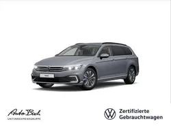 Grau (mondsteingrau) Gebraucht 2022 VW Passat Pro Kombi | 26.940 € (Fairer Preis)