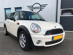 Weiß Gebraucht 2009 Mini ONE Kleinwagen | 3.999 € (Etwas zu teuer)