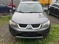 Grau Gebraucht 2009 Mitsubishi Outlander Invite SUV | 1.999 €