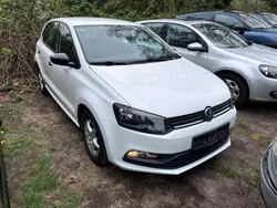 Weiß Gebraucht 2014 VW Polo Trendline Kleinwagen | 6.100 € (Guter Preis)