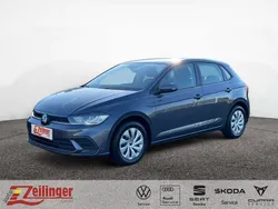 Grau (rauchgrau) Gebraucht 2024 VW Polo Life Limousine | 17.060 € (Guter Preis)