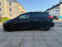 Schwarz Gebraucht 2016 Ford Focus Kleinwagen | 6.400 € (Guter Preis)