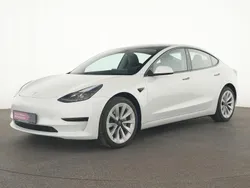 Perl weiss Gebraucht 2023 Tesla Model 3 Limousine | 29.465 € (Superpreis)