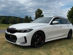 Weiß Gebraucht 2022 BMW 330 Sport Line Kombi | 44.500 €