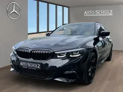Black sapphire Gebraucht 2022 BMW 320 M Sport Kombi | 35.886 € (Guter Preis)