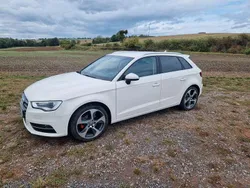 Weiß Gebraucht 2014 Audi A3 Sportback Limousine | 10.999 € (Fairer Preis)