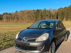 Grau Gebraucht 2006 Renault Clio III Kleinwagen | 1.650 € (Guter Preis)
