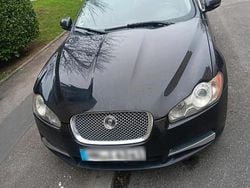 Schwarz Gebraucht 2010 Jaguar XF Limousine | 3.750 €