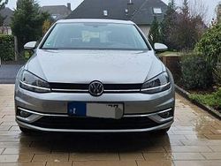 Grau Gebraucht 2018 VW Golf VII Comfortline Limousine | 11.000 € (Guter Preis)