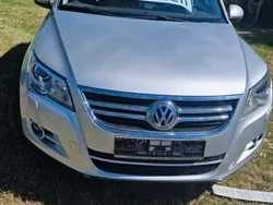 Grau Gebraucht 2008 VW Tiguan Sportline SUV | 9.950 € (Etwas zu teuer)