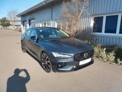 Blau Gebraucht 2024 Volvo S60 Ultimate Limousine | 39.100 € (Fairer Preis)