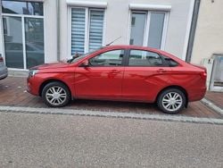 Rot Gebraucht 2016 Lada Vesta Limousine | 5.500 € (Fairer Preis)