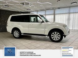 Sophiaweiß Gebraucht 2010 Mitsubishi Pajero Instyle SUV | 18.990 € (Etwas zu teuer)