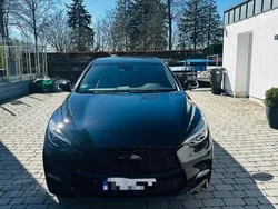 Infiniti Q30