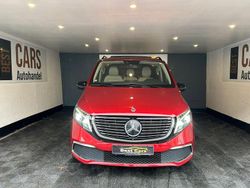 Rot Gebraucht 2022 Mercedes EQV300 Van / Kleinbus | 36.500 € (Fairer Preis)