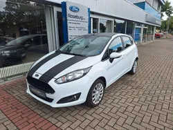 Weiß Gebraucht 2017 Ford Fiesta Celebration Kleinwagen | 8.490 € (Fairer Preis)