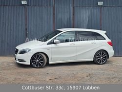 Weiß Gebraucht 2012 Mercedes B200 Edition 1 Van / Kleinbus | 11.980 € (Teuer)