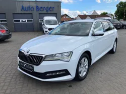 Weiß Gebraucht 2019 Skoda Superb Ambition Kombi | 14.500 € (Etwas zu teuer)