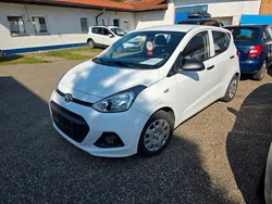 Weiß Gebraucht 2016 Hyundai i10 Classic Kleinwagen | 7.899 € (Fairer Preis)