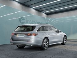 Silber Gebraucht 2024 Mercedes E220 Avantgarde Kombi | 55.986 €