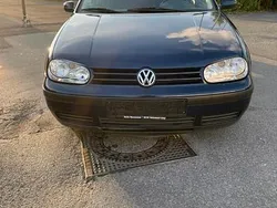 Blau Gebraucht 2003 VW Golf IV Kleinwagen | 1.350 € (Guter Preis)