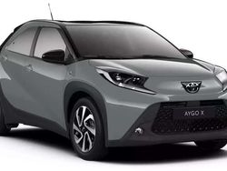 Beige Neu 2025 Toyota Aygo Kleinwagen | 17.590 €