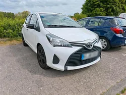 Weiß Gebraucht 2015 Toyota Yaris Kleinwagen | 6.150 € (Fairer Preis)