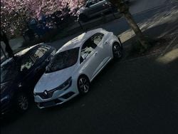 Weiß Gebraucht 2016 Renault Mégane III Bose Edition Limousine | 15.300 €