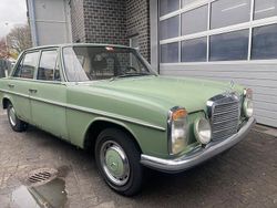 Grün Gebraucht 1967 Mercedes 220 Limousine | 2.999 €