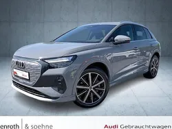Grau Gebraucht 2024 Audi Q4 e-tron S-Line SUV | 47.705 €