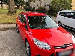 Rot Gebraucht 2014 Ford Focus Kombi | 5.500 €