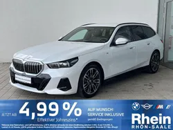Weiß Gebraucht 2024 BMW 520 M Sport Kombi | 53.840 € (Superpreis)