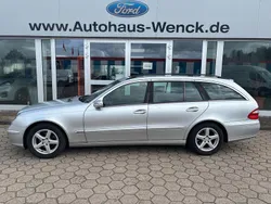 Silber Gebraucht 2004 Mercedes E220 Limousine | 1.990 € (Teuer)