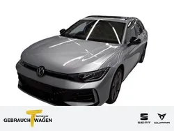 Silber Gebraucht 2024 VW Passat R-line Kombi | 44.880 €