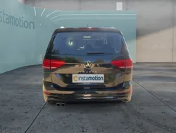 Schwarz Gebraucht 2024 VW Touran Pro Van / Kleinbus | 38.248 € (Fairer Preis)