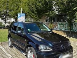 Blau Gebraucht 1999 Mercedes 320 SUV | 3.750 €