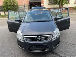 Grau Gebraucht 2009 Opel Zafira Innovation Van / Kleinbus | 3.890 € (Fairer Preis)