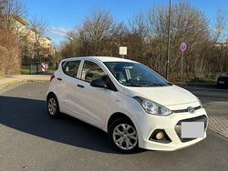 Weiß Gebraucht 2016 Hyundai i10 Trend Kleinwagen | 5.449 € (Guter Preis)