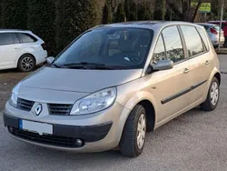 Bronze Gebraucht 2006 Renault Scénic II Avantage Van / Kleinbus | 2.400 € (Guter Preis)