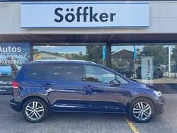 Blau Gebraucht 2018 VW Touran Sound Van / Kleinbus | 21.950 € (Fairer Preis)