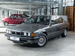 Grau Gebraucht 1990 BMW 750 Comfort Edition Limousine | 14.890 €