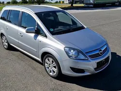 Silber Gebraucht 2012 Opel Zafira Family Van / Kleinbus | 6.200 € (Fairer Preis)