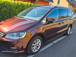 Rot Gebraucht 2016 VW Sharan Comfortline Van / Kleinbus | 13.999 € (Fairer Preis)