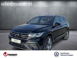 Deep black perleffekt (metallic) Gebraucht 2024 VW Tiguan Allspace Move SUV | 41.970 € (Fairer Preis)