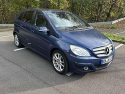 Blau Gebraucht 2010 Mercedes B180 Van / Kleinbus | 6.250 € (Fairer Preis)