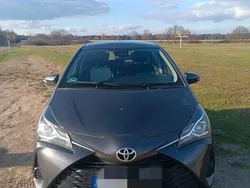 Grau Gebraucht 2019 Toyota Yaris Kleinwagen | 11.700 € (Fairer Preis)