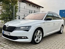 Weiß Gebraucht 2017 Skoda Superb SportLine Kombi | 22.300 € (Etwas zu teuer)