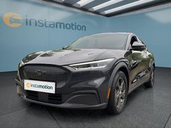 Grau Gebraucht 2022 Ford Mustang Mach-E SUV | 33.449 € (Fairer Preis)