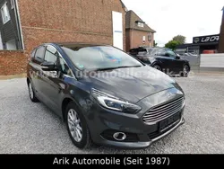 Grau Gebraucht 2016 Ford S-MAX Titanium Van / Kleinbus | 9.600 € (Fairer Preis)